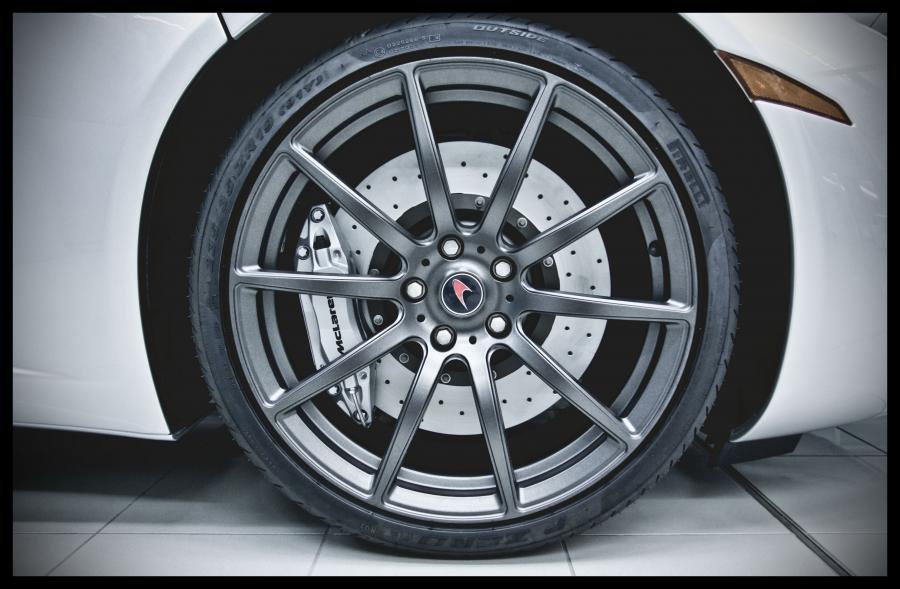  McLaren MP4-12C 2009 года  (фото 169 из 268)